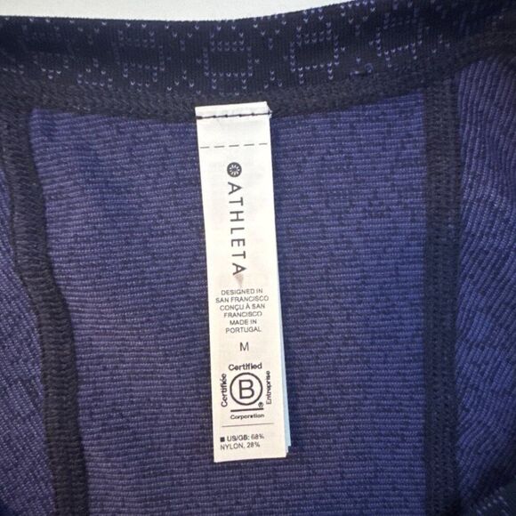 Athleta Momentum Seamless Short Sleeve Tee M Indigo Diamond Pattern Lightweight - Picture 4 of 6